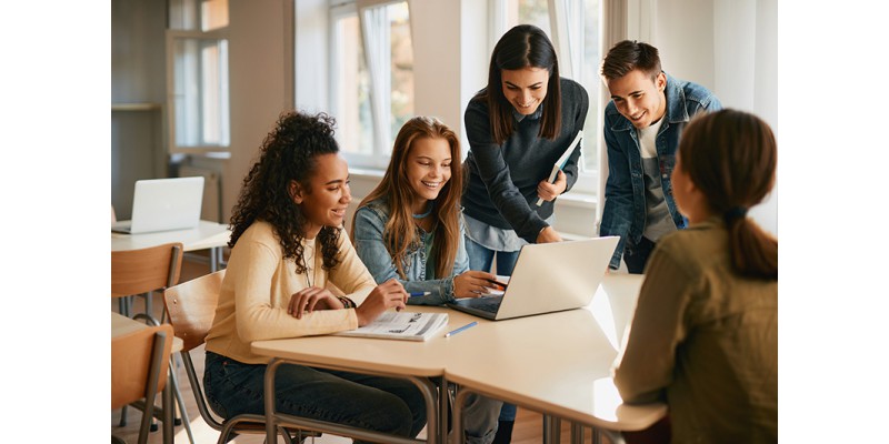 Los estudiantes internacionales de máster ya generan casi 3.300 millones de euros en España