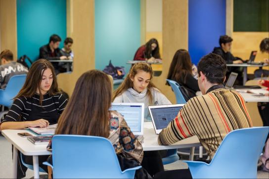 Estar preparados para el futuro: el reto de educar en un mundo que cambia constantemente imagen 1