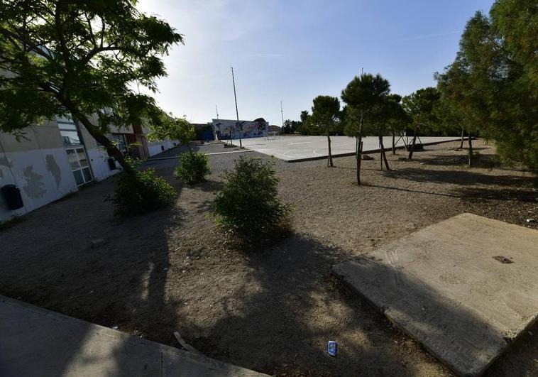 La inversión está en riesgo debido a la paralización del plan de expansión del IES Las Salinas de Cartagena imagen 1