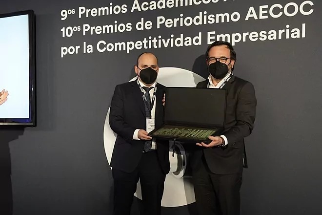 Víctor Martín Osorio fue galardonado con el premio AECOC de periodismo en el año 2021 imagen 1