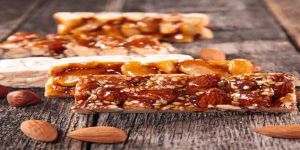 Almendra,miel y azucar, base de turron