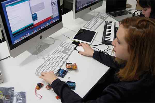 Técnico Superior de Desarrollo de Aplicaciones Web foto 1