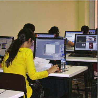 Foto de ESCOLA D´INFORMATICA I OFICIS
