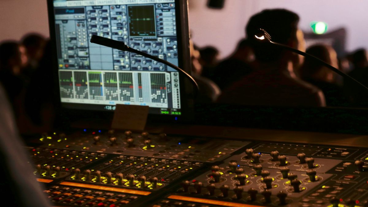 MASTER EN TECNICAS, APARATOLOGIA Y EQUIPOS DE ESTETICA: ULTRASONIDOS Y DIATERMIA + TITULACION UNIVERSITARIA