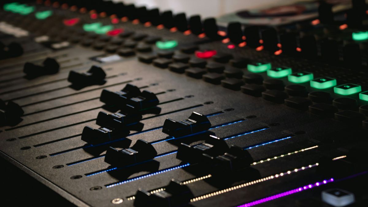 VIDEO, DISC-JOCKEY Y SONIDO CON ATRESMEDIA