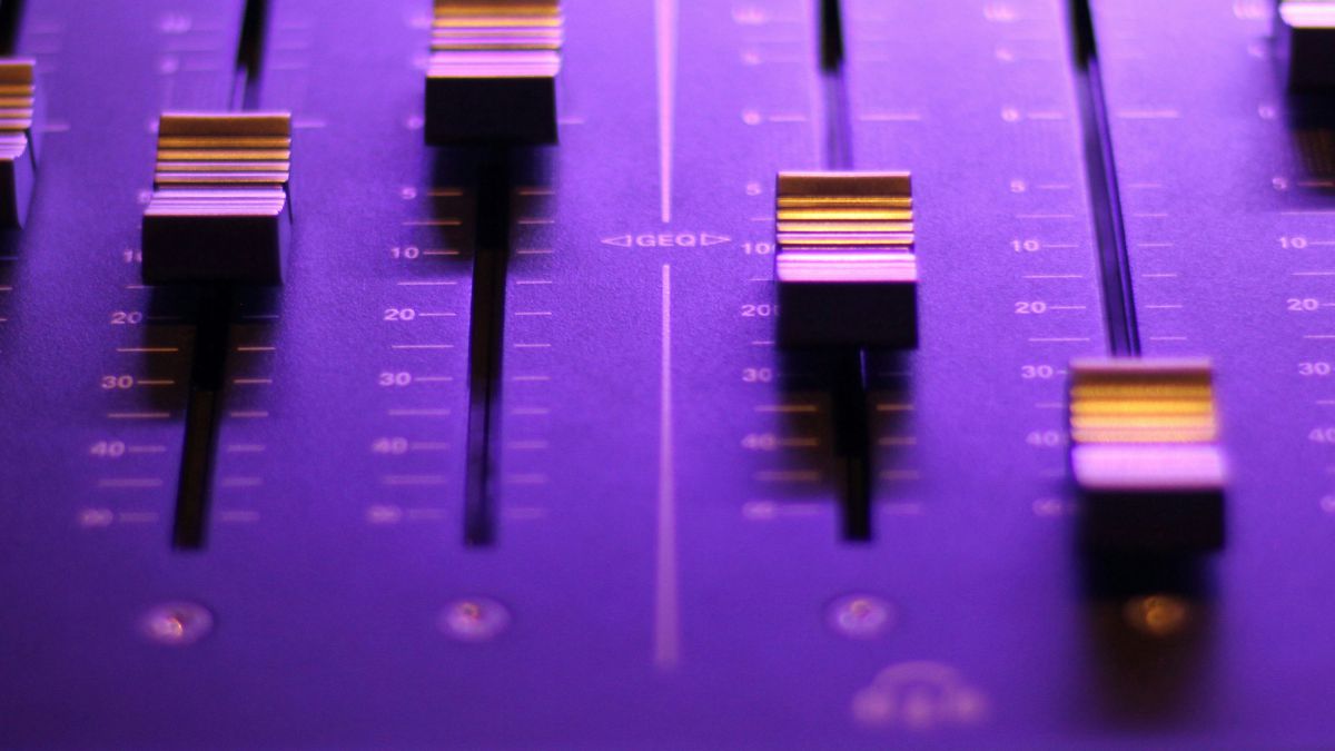 CURSO TECNICO EN POSTPRODUCCION DE SONIDO EN RADIO