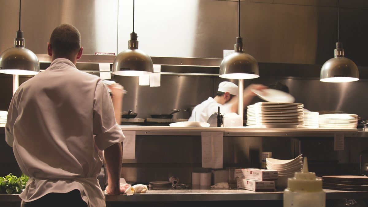DIPLOMATURA TECNICA EN SERVICIOS DE RESTAURACION Y SUMILLERIA