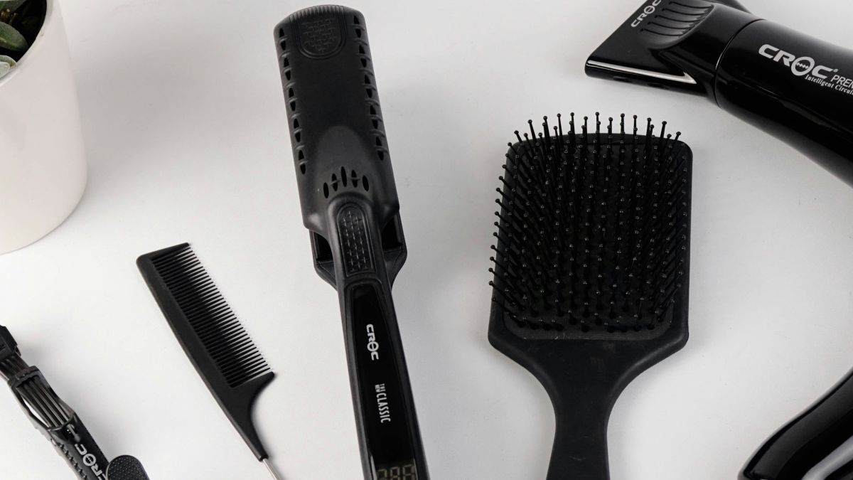 CURSO DE PELUQUERIA Y ESTETICA (300H)