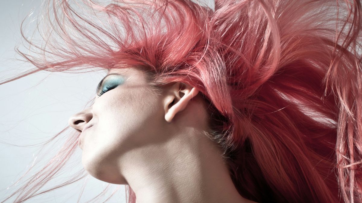 CURSO DE PELUQUERIA Y ESTETICA (300H)