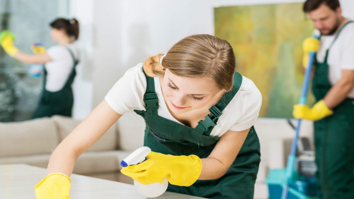 CURSO DE LIMPIEZA PROFESIONAL EN COLEGIOS