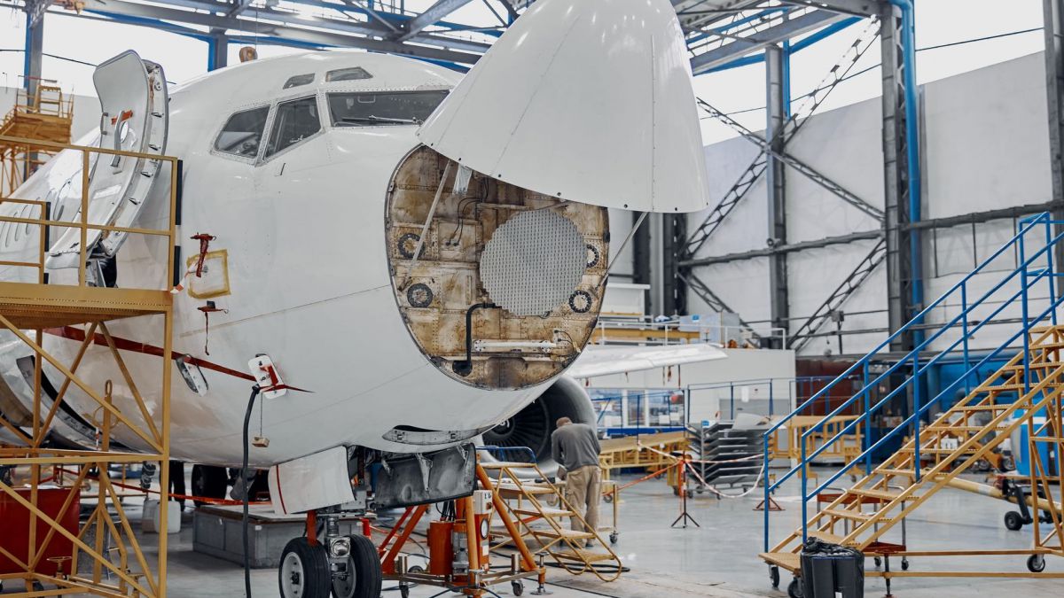 CURSO DE TECNICO SUPERIOR EN MANTENIMIENTO AEROMECANICO
