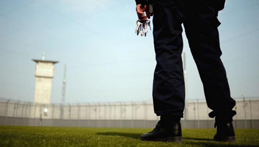 Ayudante de instituciones penitenciarias