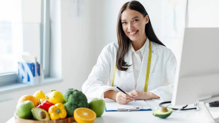 Ranking de los mejores másteres online en Nutrición y Dietética en 2026