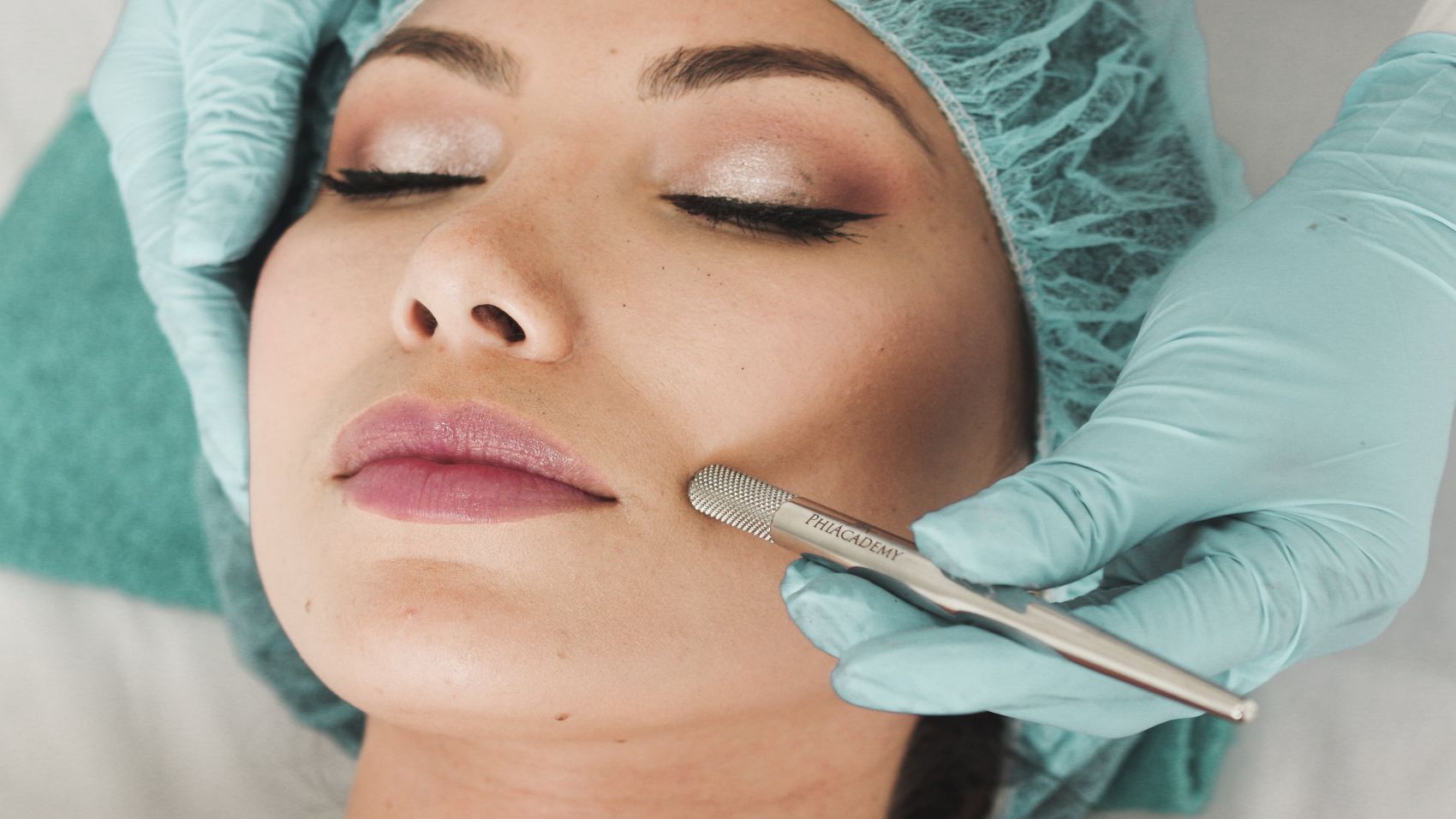 Profesional en Medicina Estética y Tratamientos Faciales con Prácticas