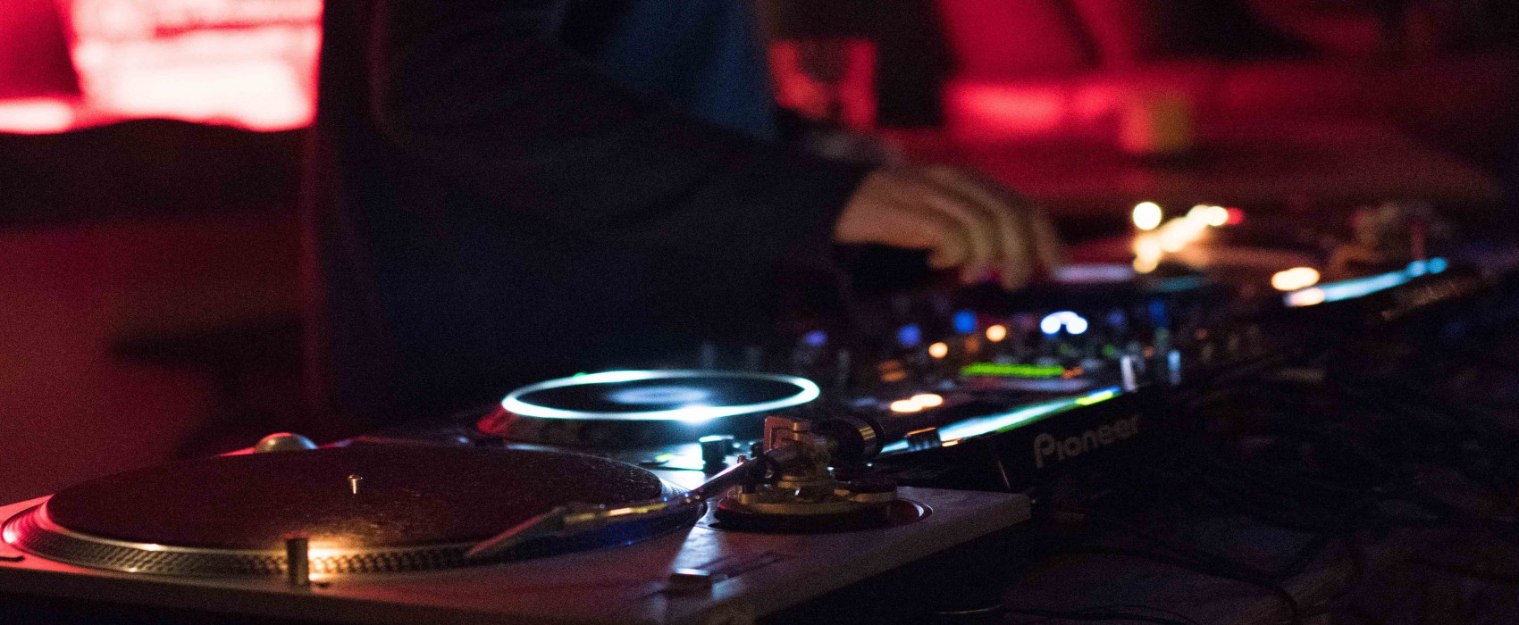 Curso Superior de DJ y Producción Musical