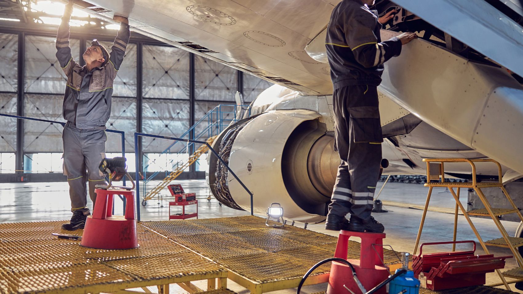 Técnico Superior en Mantenimiento de Aviones con Motor de Turbina